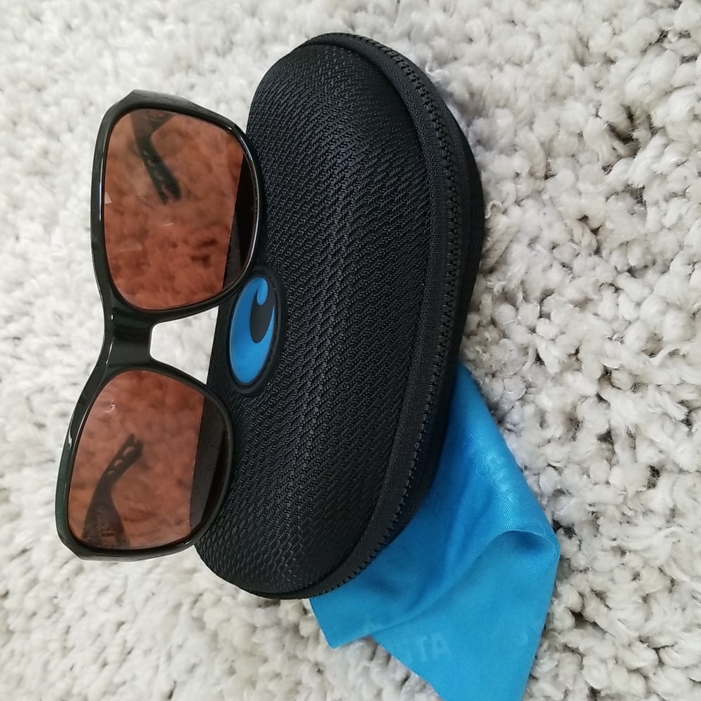 Costa Women's Inlet Sunglasses with 580p Copper Lens Small Frame